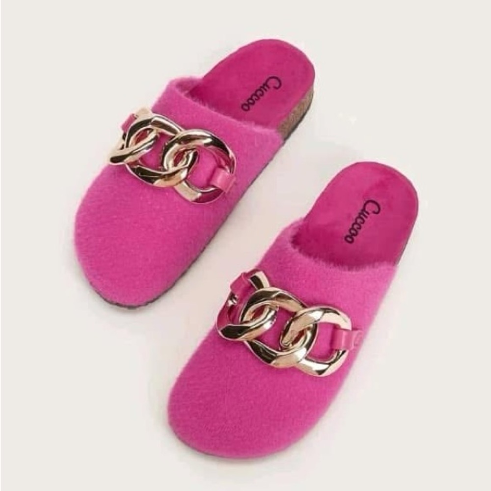 ** Cuccoo Fuzzy Hot Pink Slip-On Birk Mules with Chunky Chain Size 9 (fits 8/39)